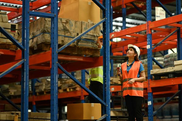 Guide d'achat : Comment sélectionner le meilleur rayonnage pour charges lourdes